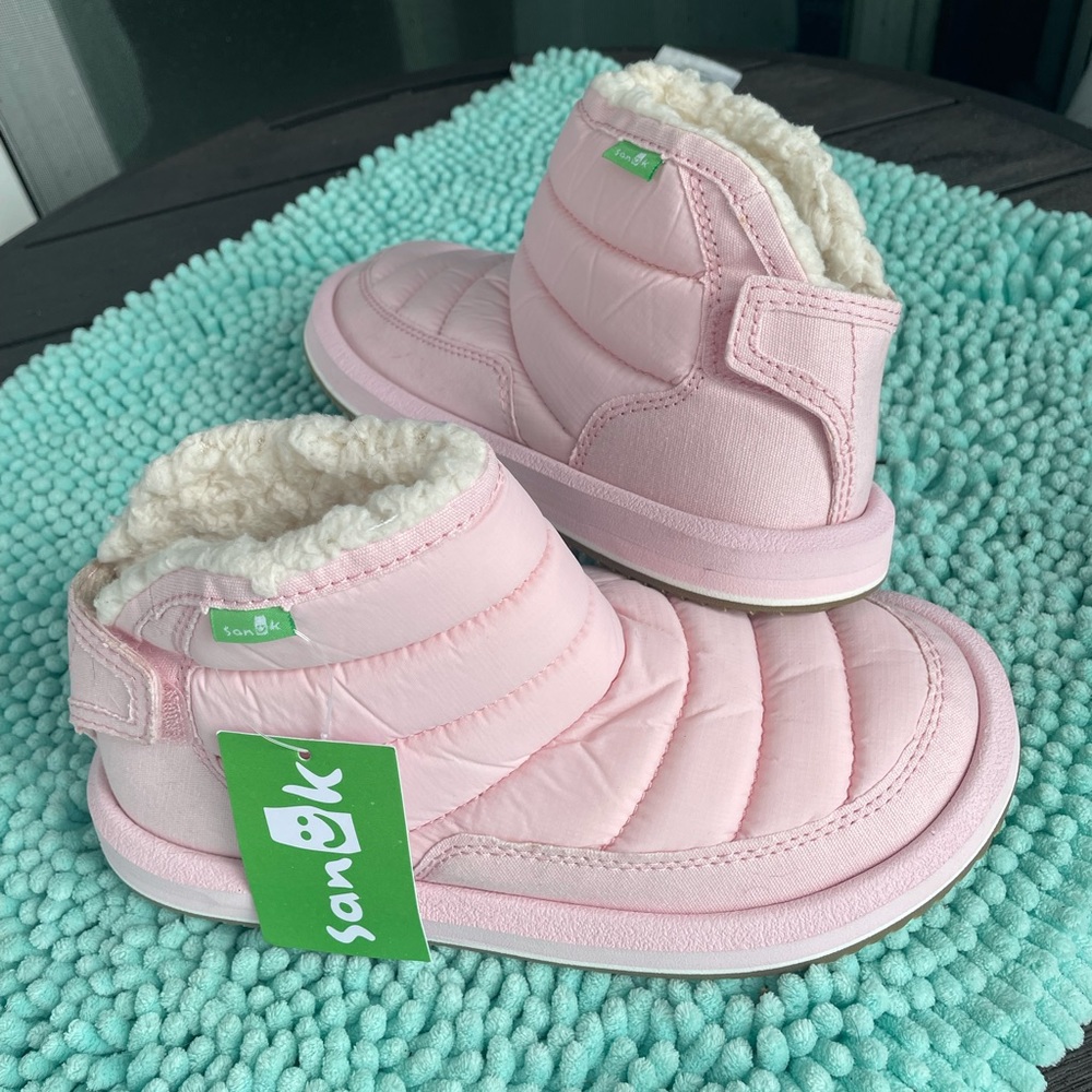 Sanuk lil puffer girls winter boots size 5